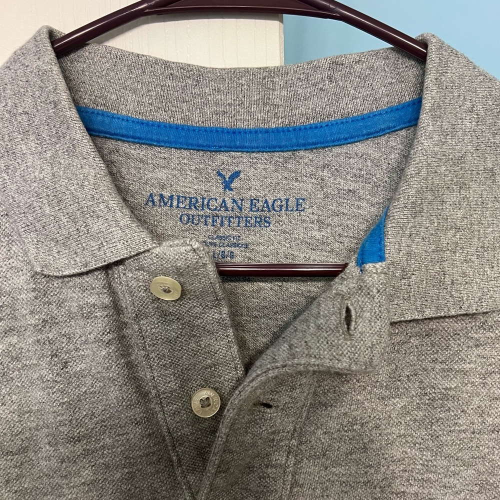 Polo shirt. American Eagle. Large. Gray
